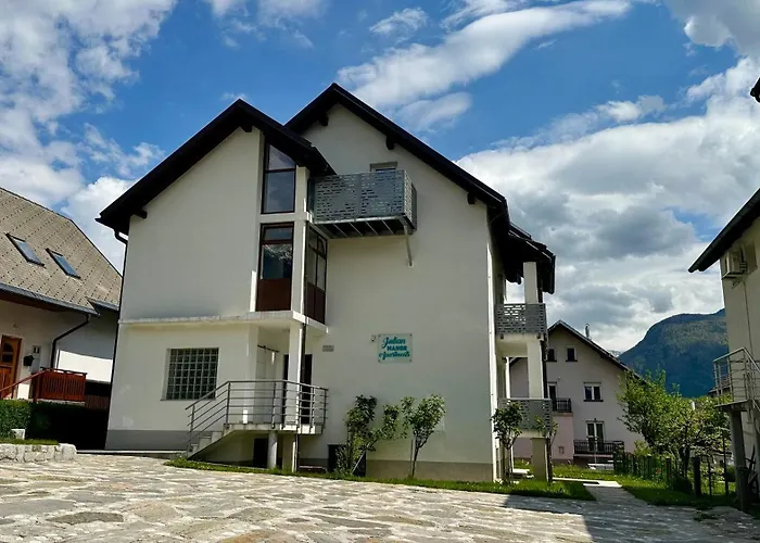 Julian Manor Apartments